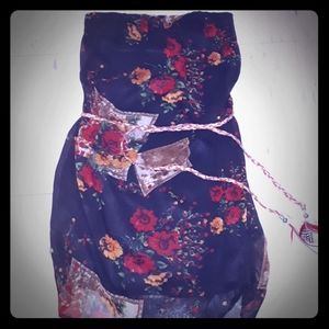 3/$20 - Vintage style floral dress